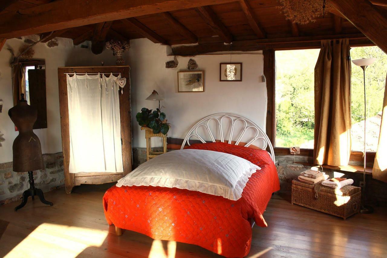 Les 4 Saisons Hotel Dompnac Bagian luar foto