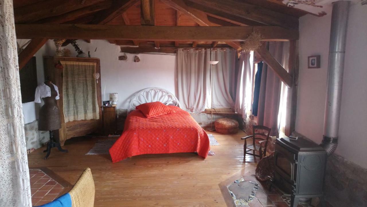Les 4 Saisons Hotel Dompnac Bagian luar foto